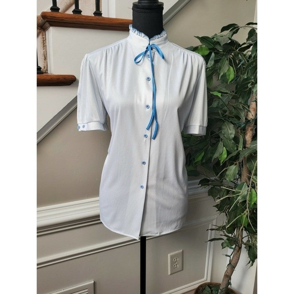 Nikki Other - Nikki‎ White 100% Polyester Half Sleeve Vintage Top